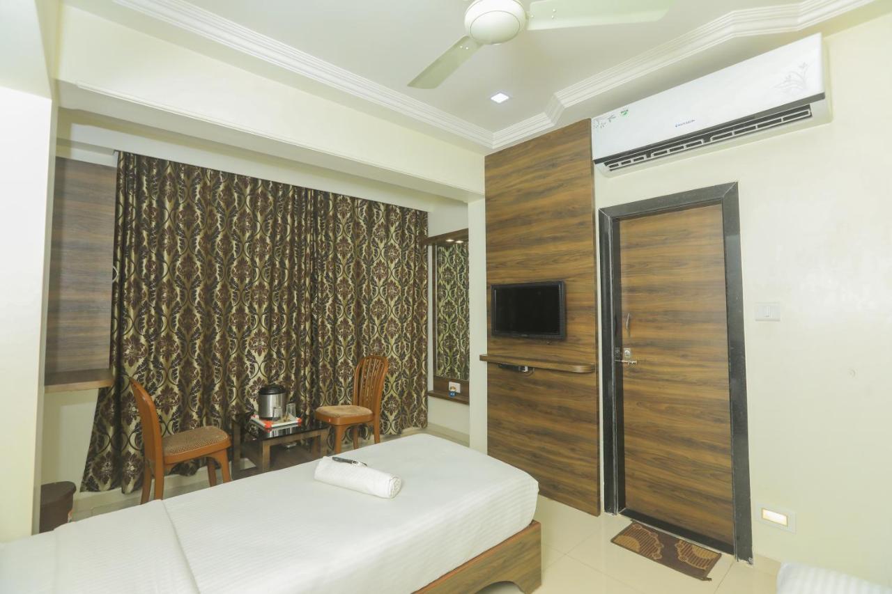 Hotel Mid Town Mumbai Exterior photo