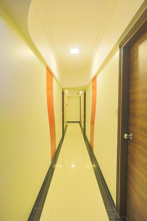 Hotel Mid Town Mumbai Exterior photo